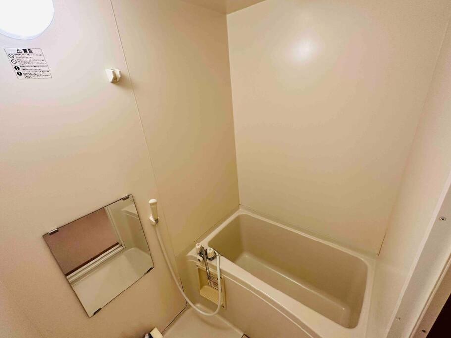 Appartement 3-2,黒門市場まで30秒!の激近道頓堀徒歩6分!難波駅徒歩7分!通天閣徒歩9分!人気観光エリアへもすぐ! Ōsaka