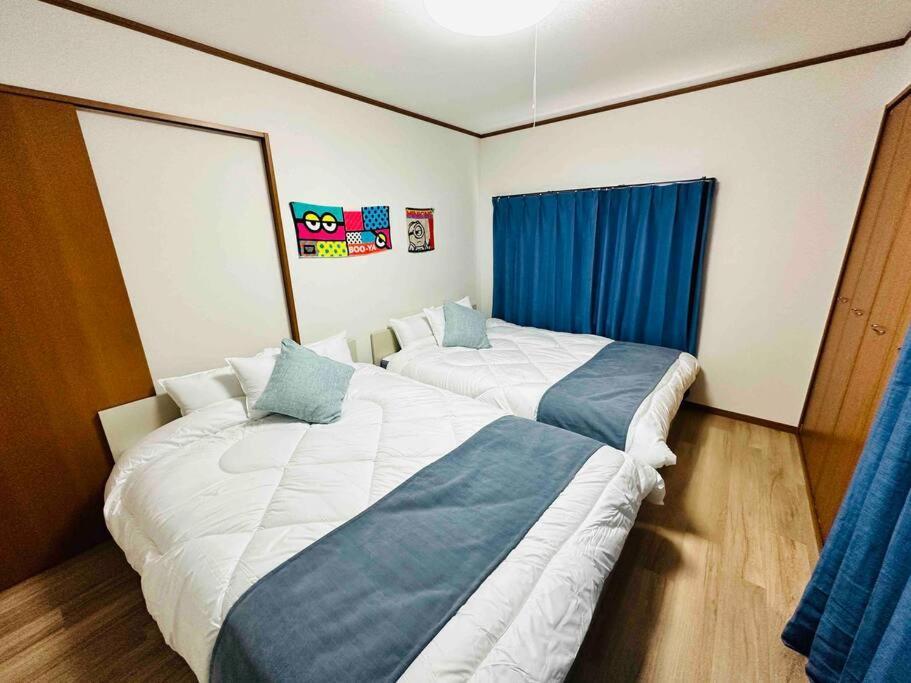 Apartment 3-2,黒門市場まで30秒!の激近道頓堀徒歩6分!難波駅徒歩7分!通天閣徒歩9分!人気観光エリアへもすぐ! Ōsaka