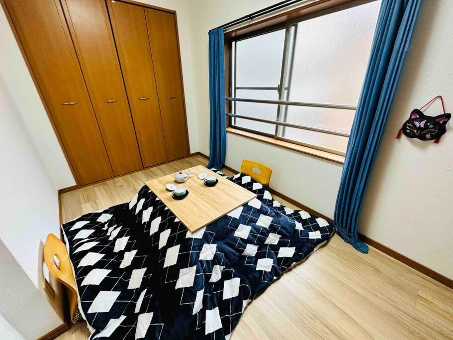 3-2,黒門市場まで30秒!の激近道頓堀徒歩6分!難波駅徒歩7分!通天閣徒歩9分!人気観光エリアへもすぐ!